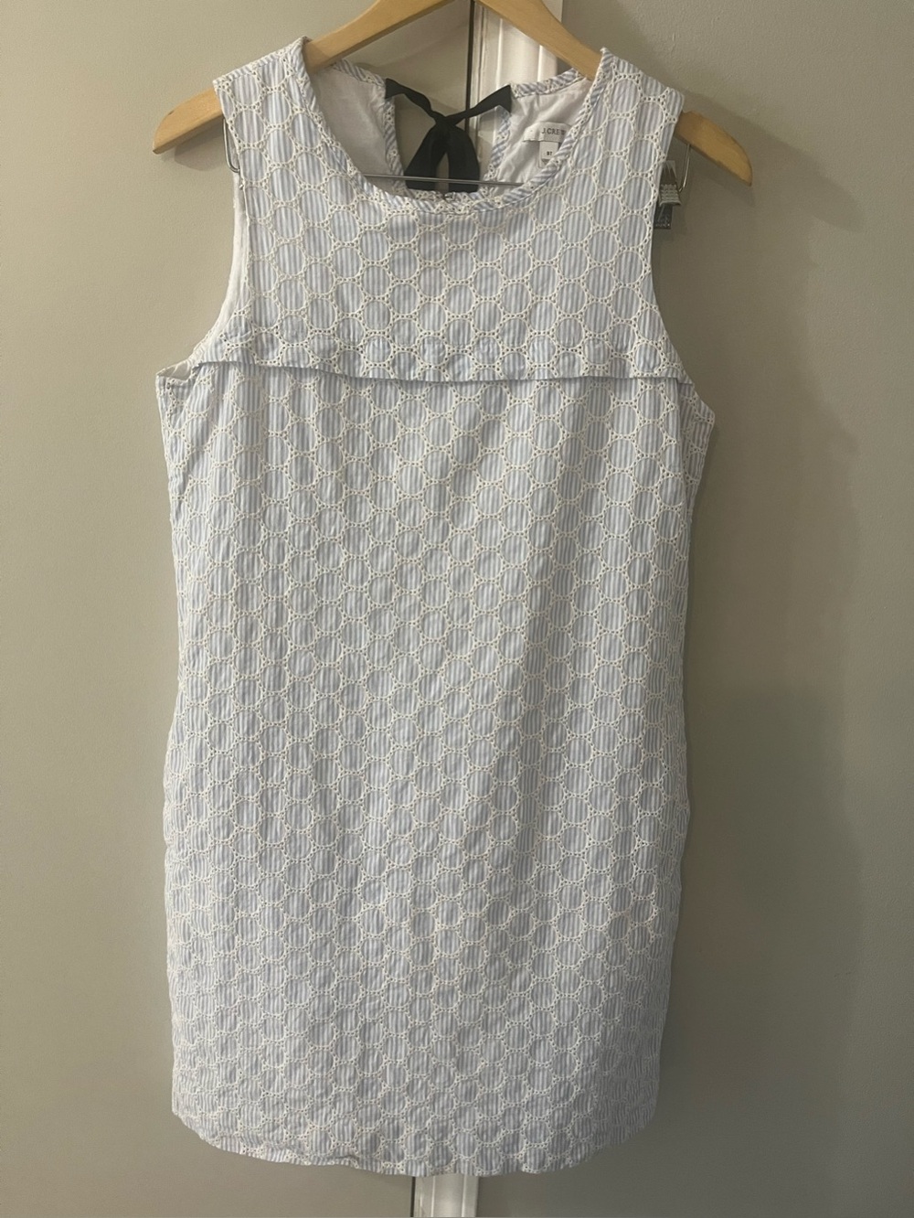 JCrew Sleeveless Eyelet Shift Dress White and Blue striped, Pockets, 8T, Cotton